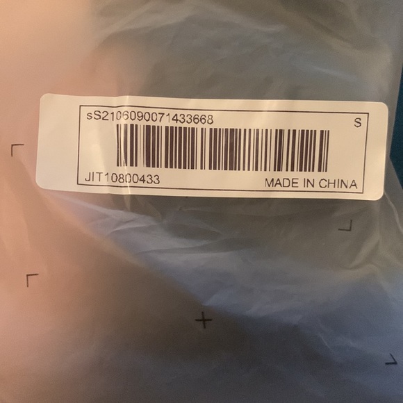 I’m selling my SHEIN EZwear Zip Up Drawstring Hem Hooded Jacket🫶🏾 - Picture 2 of 2